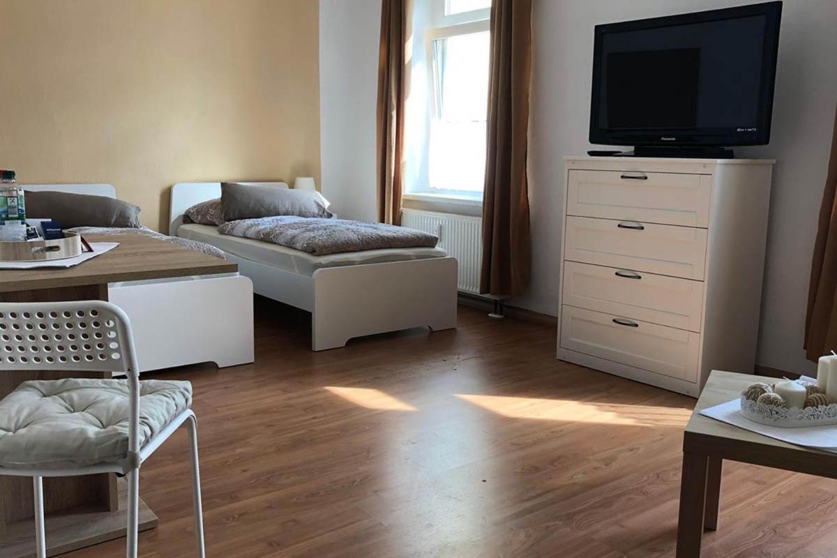 Ferienwohnung In Zwickau Buitenkant foto
